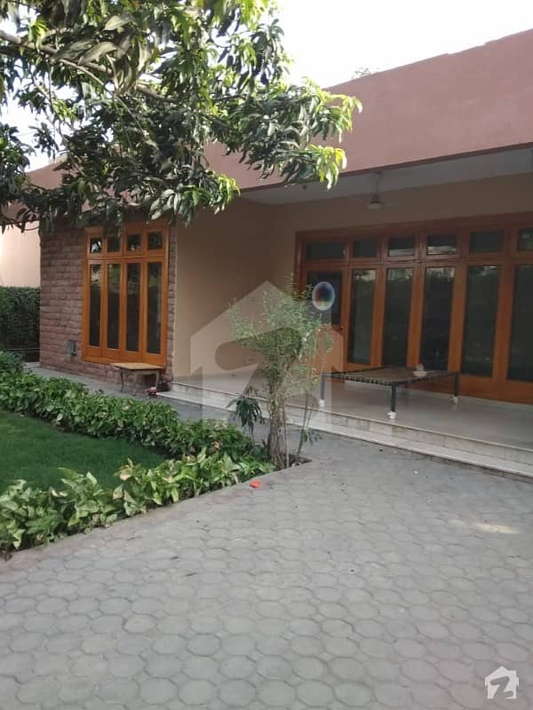 Cantt 2 Kanal Old House Prime Location
