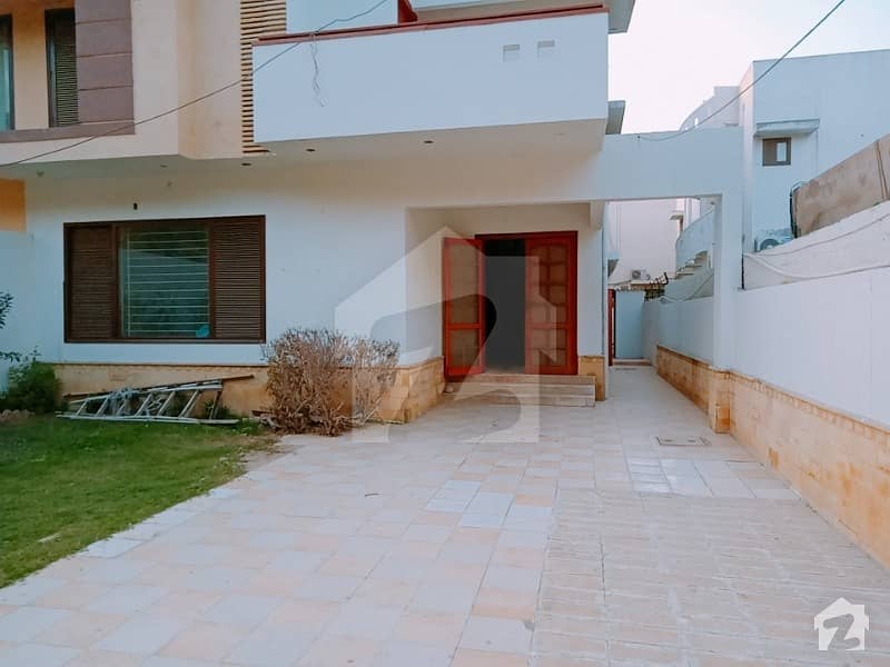 400 Yards Renovated Bungalow For Rent