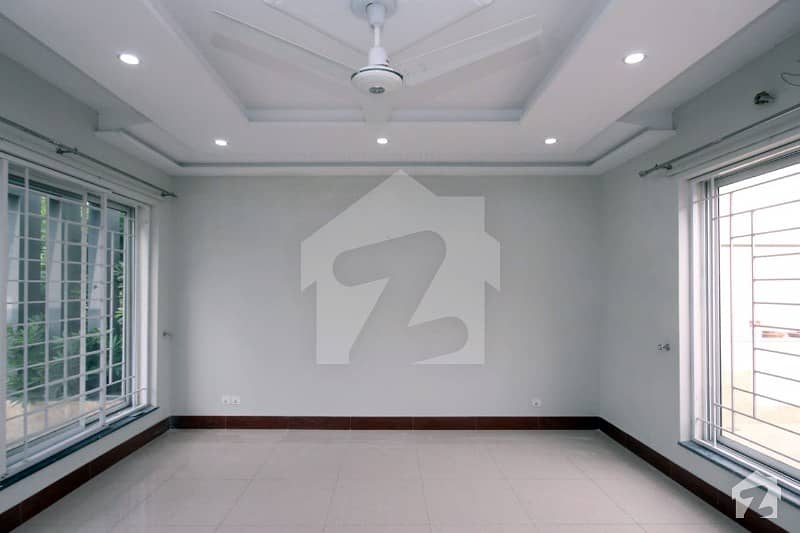 01 Kanal Upper Portion Phase 4 Dha Lahore For Rent