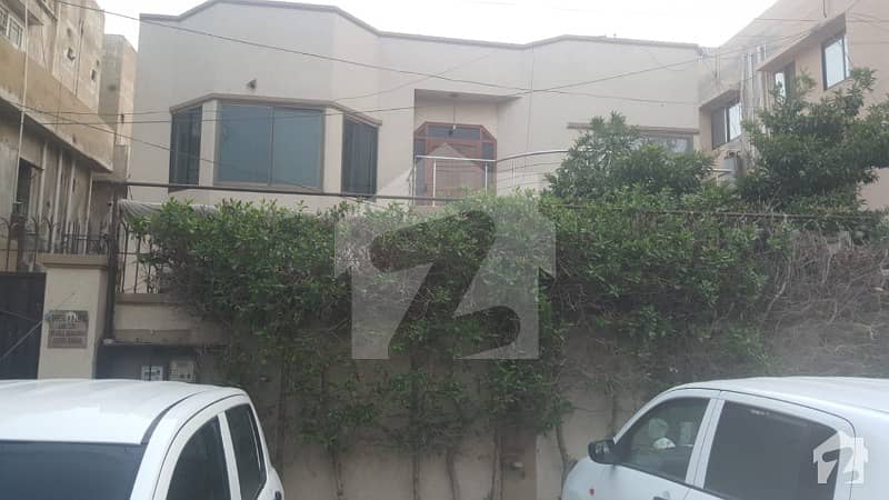 8 Bedroom 600 Sq Yards House For Sale Opposite Ocean Mall Clifton