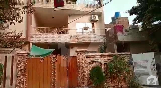 ملتان روڈ لاہور میں 10 کمروں کا 10 مرلہ مکان 1.6 کروڑ میں برائے فروخت۔