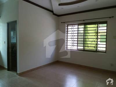 Spacious 7 Marla Lower Portion Available For Rent In Muslim Town