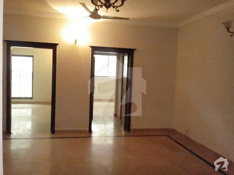 F10 Park Tower 3 Bed Room Apartment With Servant Quarter For Sale