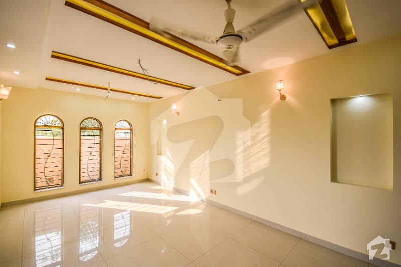 ڈی ایچ اے 9 ٹاؤن ڈیفنس (ڈی ایچ اے) لاہور میں 3 کمروں کا 5 مرلہ مکان 1.2 کروڑ میں برائے فروخت۔