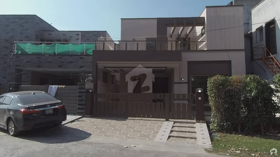 ڈیوائن گارڈنز ۔ بلاک بی ڈیوائن گارڈنز لاہور میں 3 کمروں کا 8 مرلہ مکان 1.85 کروڑ میں برائے فروخت۔