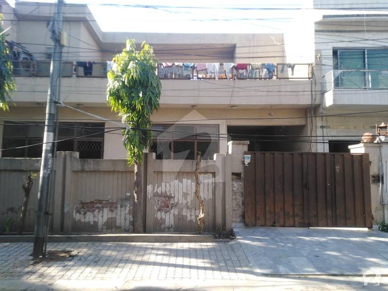 House In Faisal Town Sized 10 Marla Is Available Faisal Town Block D