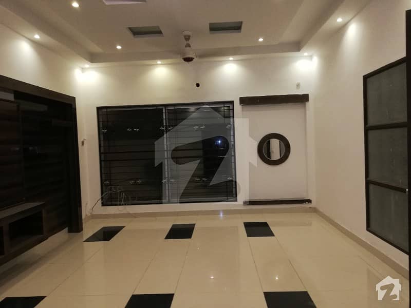 27 Marla Luxurious Location House Are Available For Sale In Sui Gas Housing Society