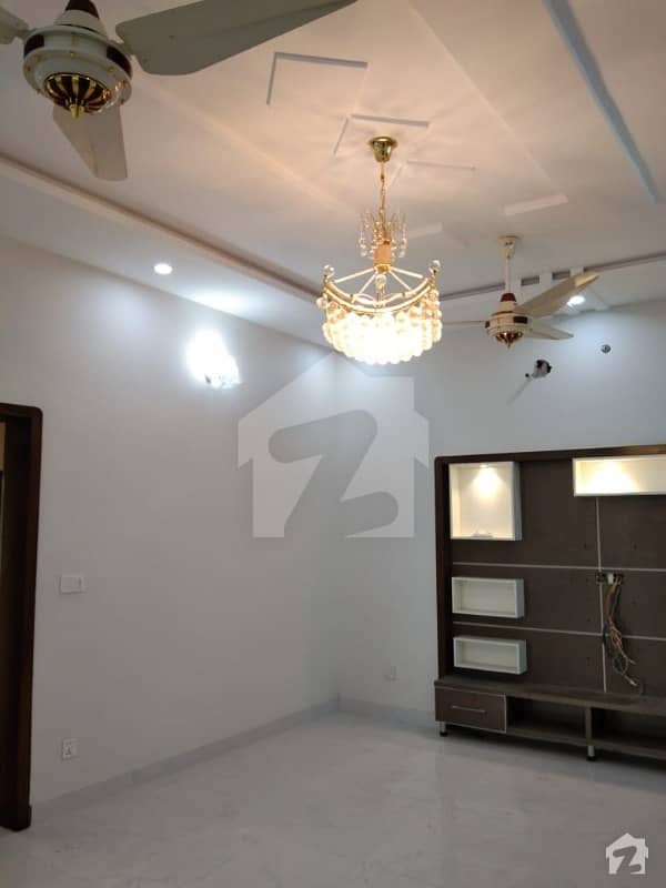 پیراگون سٹی ۔ وُوڈز بلاک پیراگون سٹی لاہور میں 5 کمروں کا 10 مرلہ مکان 2.9 کروڑ میں برائے فروخت۔