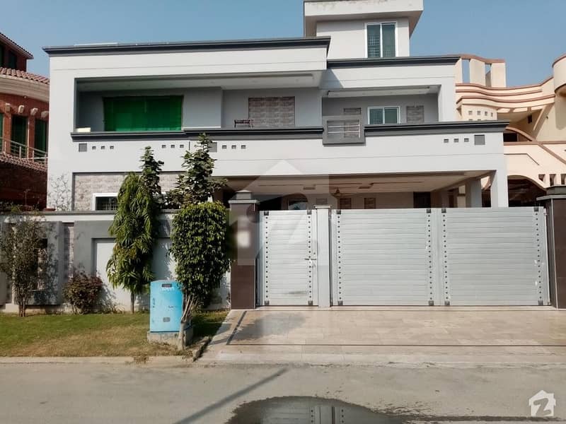 1 Kanal House Is Available For Sale In DC Colony