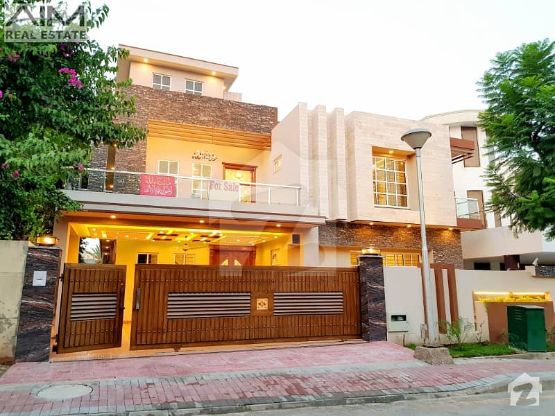 Luxurious 1 Kanal 6 Bed Double Unit House