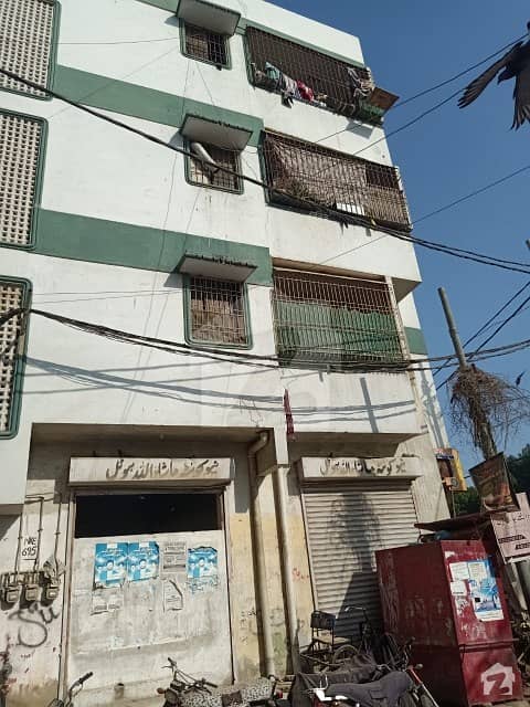 شانتی نگر گلشنِ اقبال ٹاؤن کراچی میں 3 کمروں کا 8 مرلہ بالائی پورشن 90 لاکھ میں برائے فروخت۔