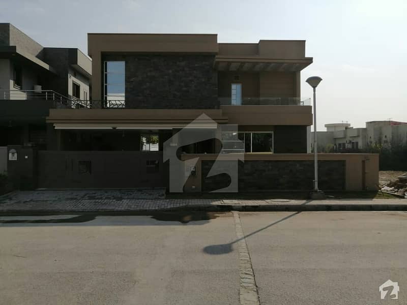 In Bahria Town Rawalpindi House Sized 1 Kanal For Sale