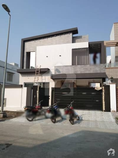 10 Marla Beautiful Design House For Sale 10 Marla Beautiful Design House For Sale
