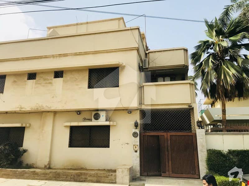 ٹیپو سلطان روڈ کراچی میں 4 کمروں کا 6 مرلہ مکان 5 کروڑ میں برائے فروخت۔