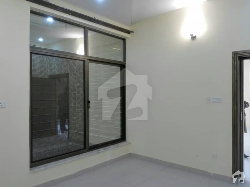 Spacious 10 Marla House Available For Sale In D-12