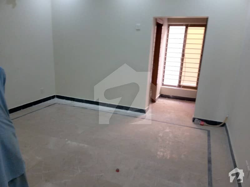 1800  Square Feet Upper Portion For Rent In G-15