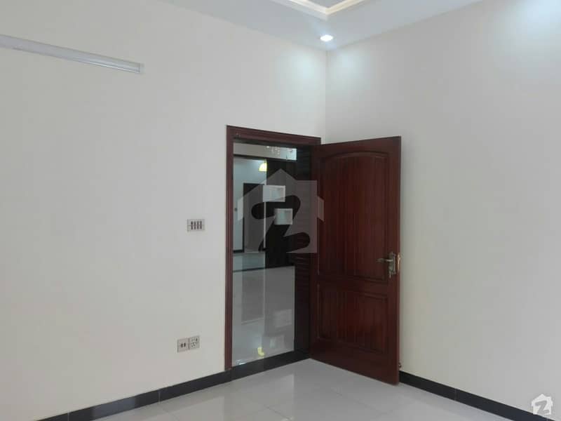 Ideally Located Upper Portion For Rent In FECHS Available