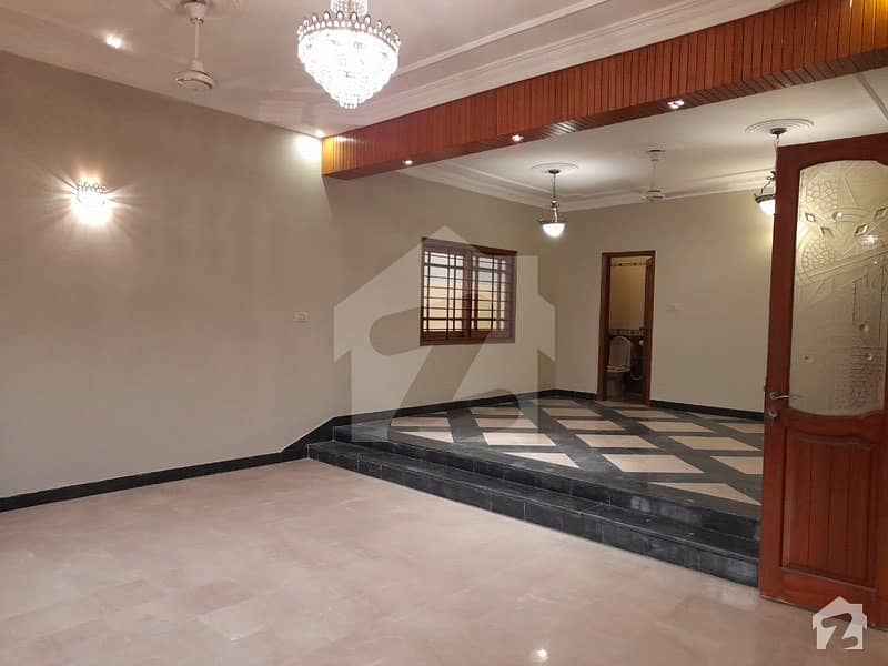 Bungalow For Rent 300 Yard Phase  4  Near Bait Us Salam Masjid West Open Marble Flooring Well Maintained