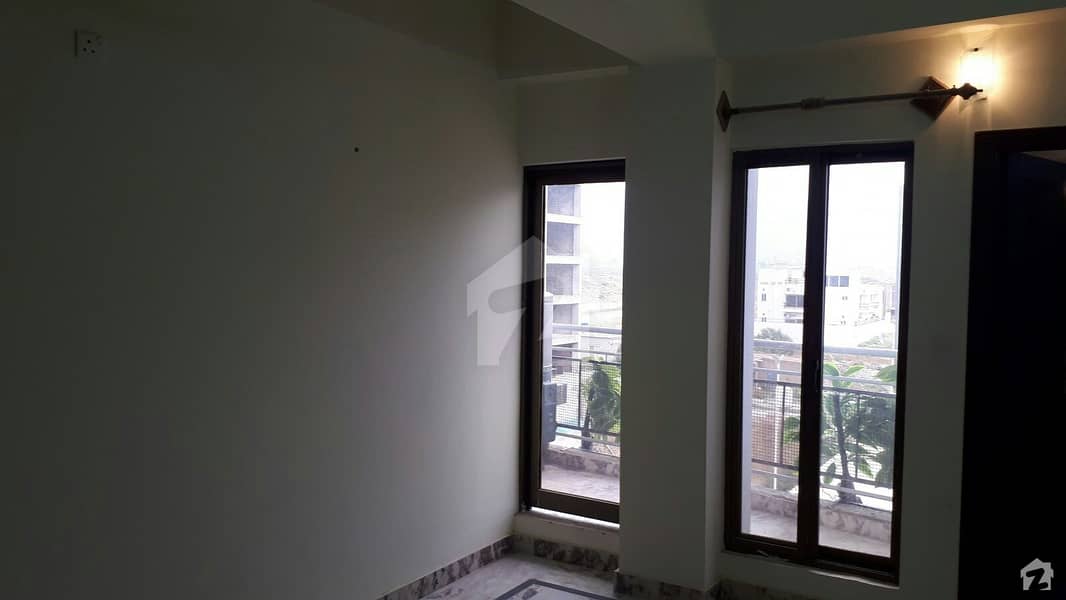 Flat In Bahria Town Rawalpindi Sized 450 Square Feet Is Available
