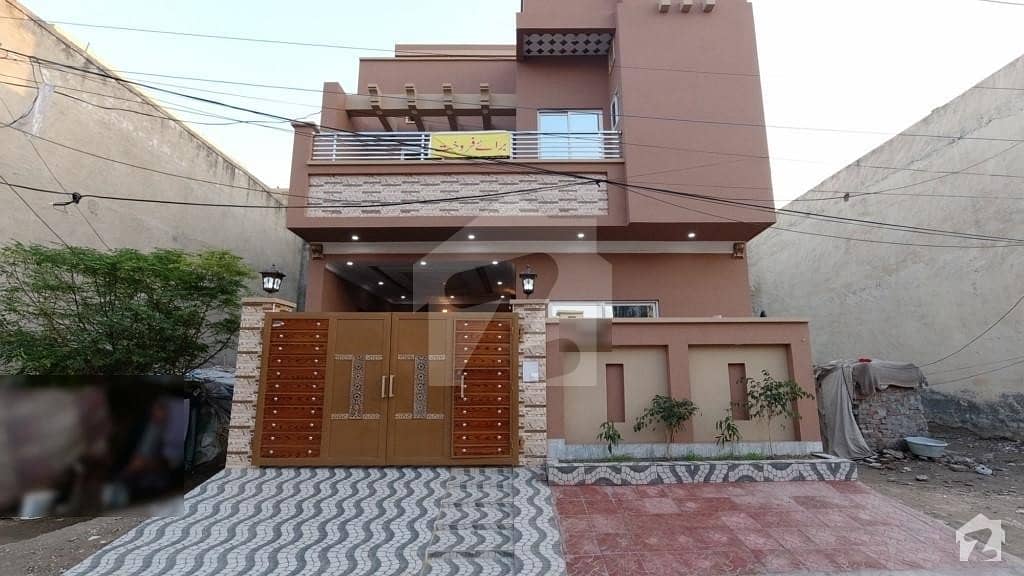 جوہر ٹاؤن فیز 2 - بلاک آر1 جوہر ٹاؤن فیز 2 جوہر ٹاؤن لاہور میں 5 کمروں کا 5 مرلہ مکان 1.75 کروڑ میں برائے فروخت۔