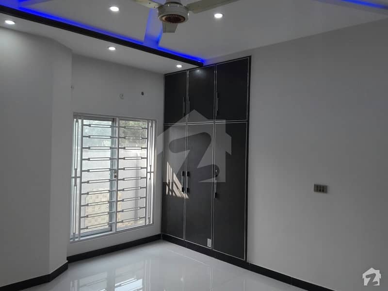 10 Marla Spacious House Available In Bahria Town For Rent