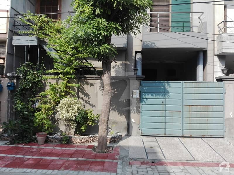 Wapda Town 5 Marla House Up For Sale