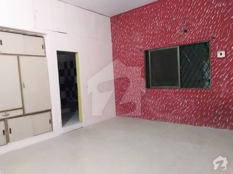 500 Yards  5 Room 1st Floor Portion For Rent Top Roof
