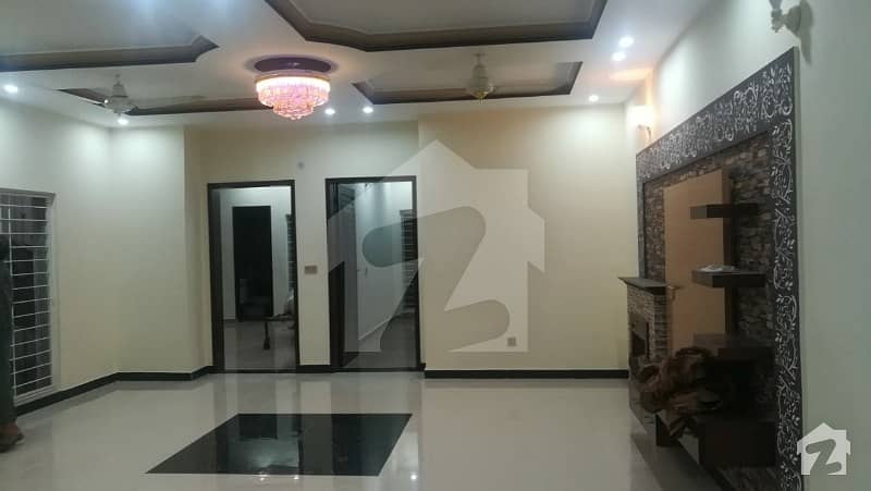 علامہ اقبال ٹاؤن لاہور میں 2 کمروں کا 10 مرلہ زیریں پورشن 47 ہزار میں کرایہ پر دستیاب ہے۔