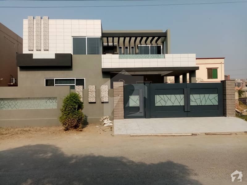 House Of 1 Kanal For Sale In DC Colony