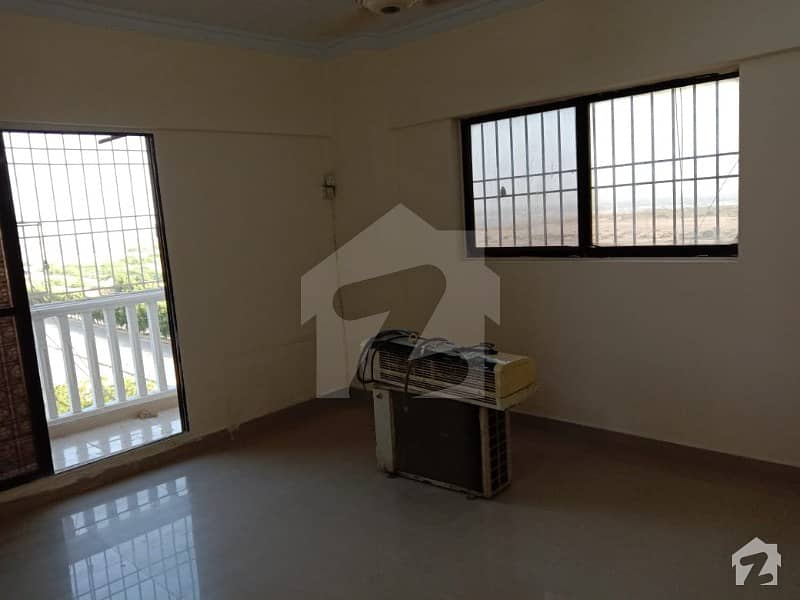 3 Bedrooms Dd Flat For Sale In Clifton Block 2