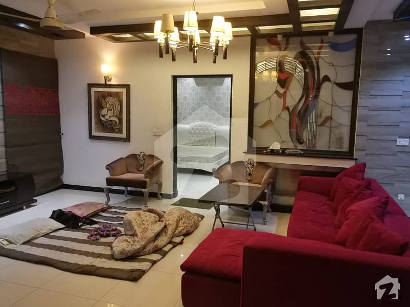 ڈی ایچ اے فیز 6 - بلاک ڈی فیز 6 ڈیفنس (ڈی ایچ اے) لاہور میں 4 کمروں کا 9 مرلہ مکان 2.5 کروڑ میں برائے فروخت۔