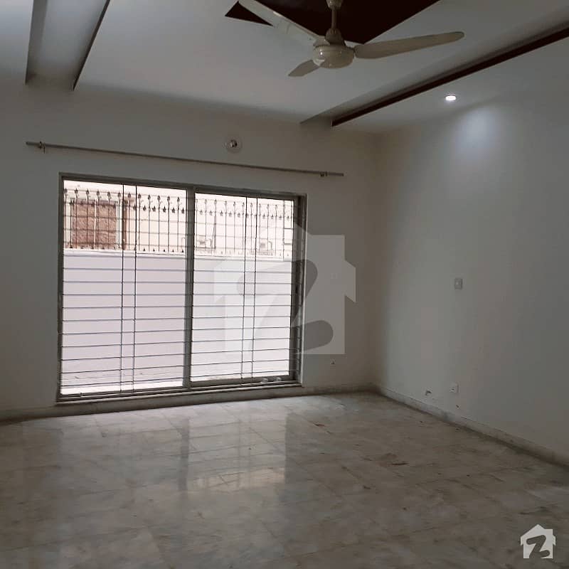 Spacious Upper Portion Is Available In Dha Defence For Rent