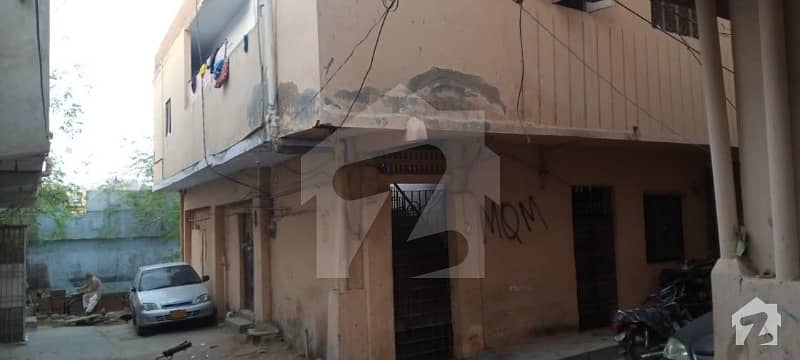 پی آئی بی کالونی کراچی میں 6 کمروں کا 4 مرلہ مکان 1.35 کروڑ میں برائے فروخت۔