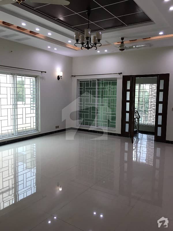 2 Kanal Facing Park Like A New Furnished House For Sale