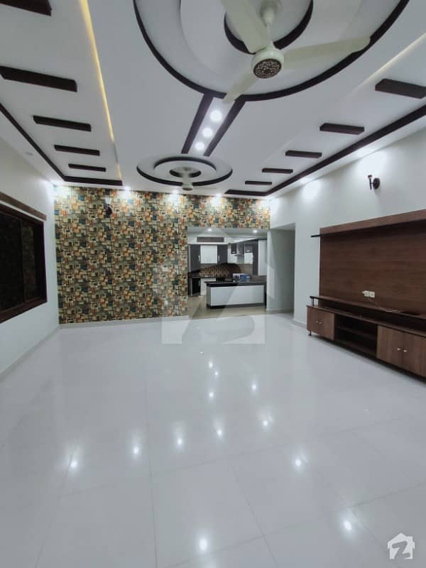 گلشنِ معمار - سیکٹر ٹی گلشنِ معمار گداپ ٹاؤن کراچی میں 5 کمروں کا 10 مرلہ مکان 2.35 کروڑ میں برائے فروخت۔