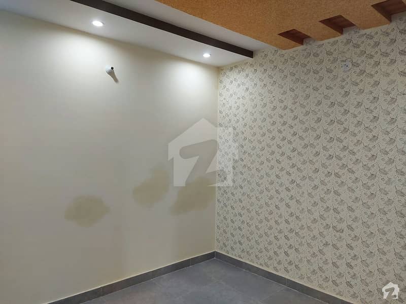 لالہ زار گارڈن لاہور میں 2 کمروں کا 2 مرلہ مکان 38 لاکھ میں برائے فروخت۔
