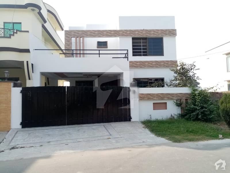 10 Marla House Available In DC Colony For Sale