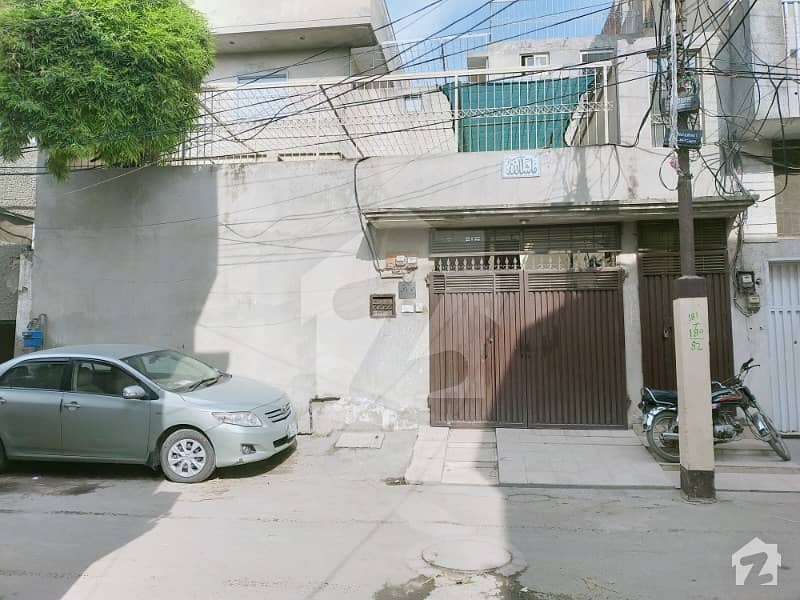 1800  Square Feet House In Islamia Park Is Available