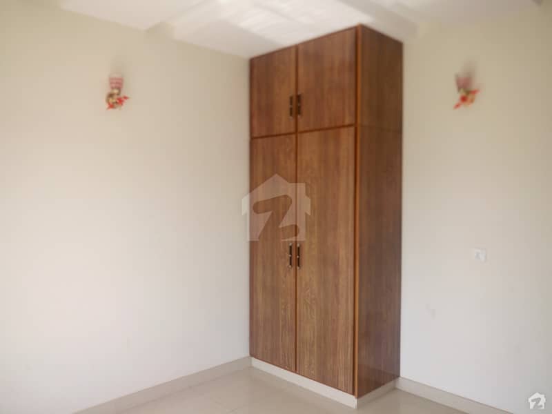 Flat For Rent Situated In Paragon City