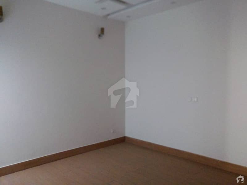 Good 5 Marla Flat For Rent In Paragon City