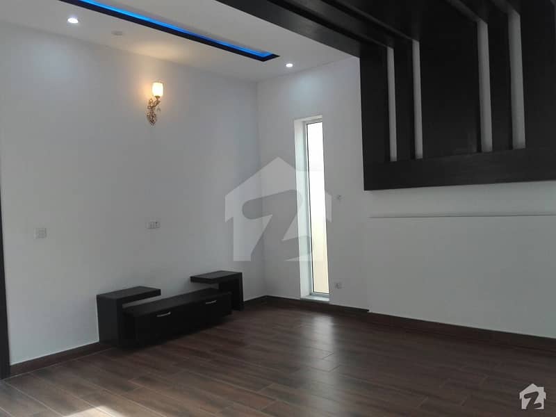 Spacious 1 Kanal House Available For Sale In Model Town