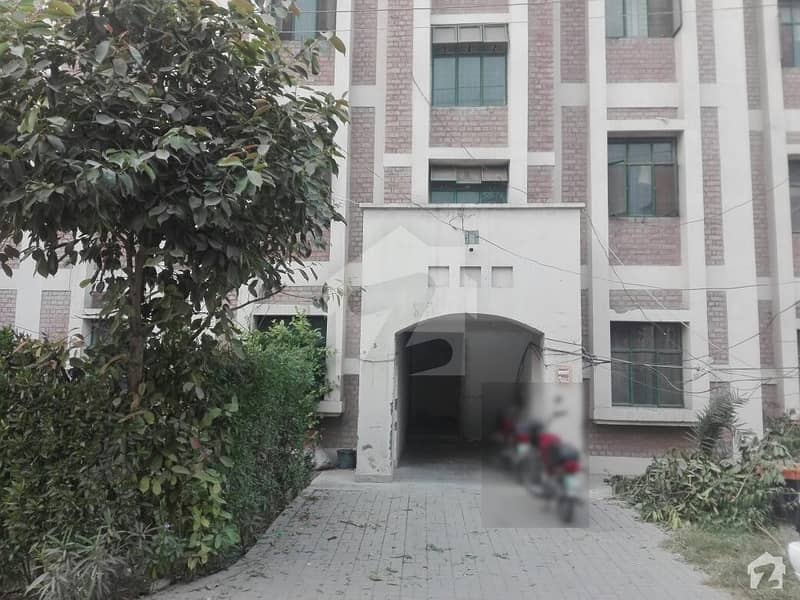 لیبر کالونی لاہور میں 2 کمروں کا 3 مرلہ فلیٹ 17 لاکھ میں برائے فروخت۔