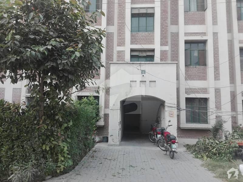 لیبر کالونی لاہور میں 2 کمروں کا 3 مرلہ فلیٹ 14 لاکھ میں برائے فروخت۔