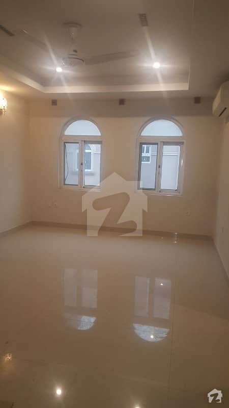 Flat For Sale In F-11 Front Facing 4 Bedroom Attached Bath Drawing Dining Tv Lounge Kitchen Servant Room Car Parking