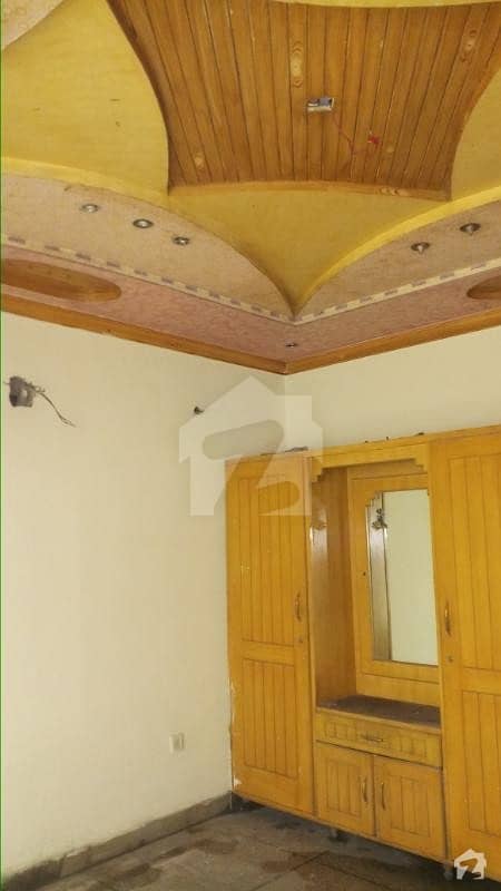 حسیب شہید کالونی ستیانہ روڈ فیصل آباد میں 5 کمروں کا 5 مرلہ مکان 50 ہزار میں کرایہ پر دستیاب ہے۔