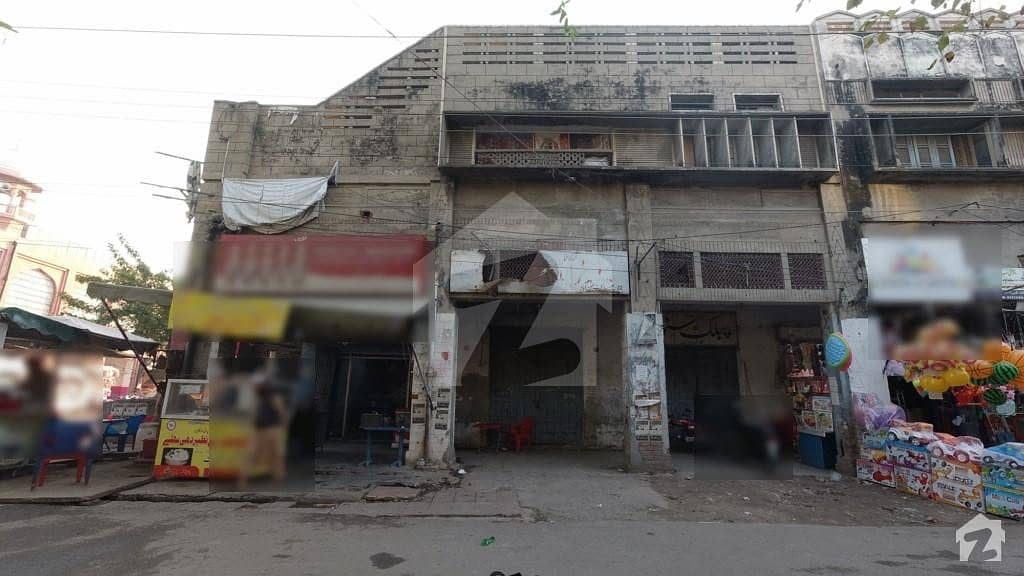 سمن آباد مین بولیورڈ سمن آباد لاہور میں 1 کنال عمارت 10 کروڑ میں برائے فروخت۔