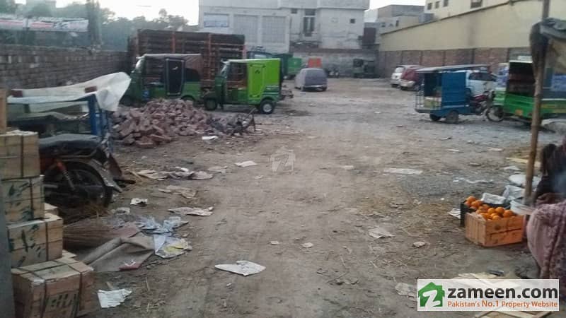 Good Chance 45 Marla  Commercial Plot For Sale Located  On Main Road In K Block Gulberg 3 Lahore