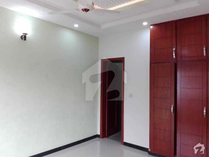 In Bahria Town 10 Marla House For Rent