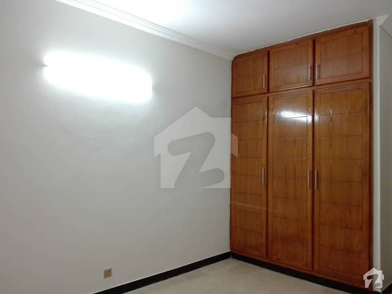 10 Marla House In Bahria Town For Rent At Good Location