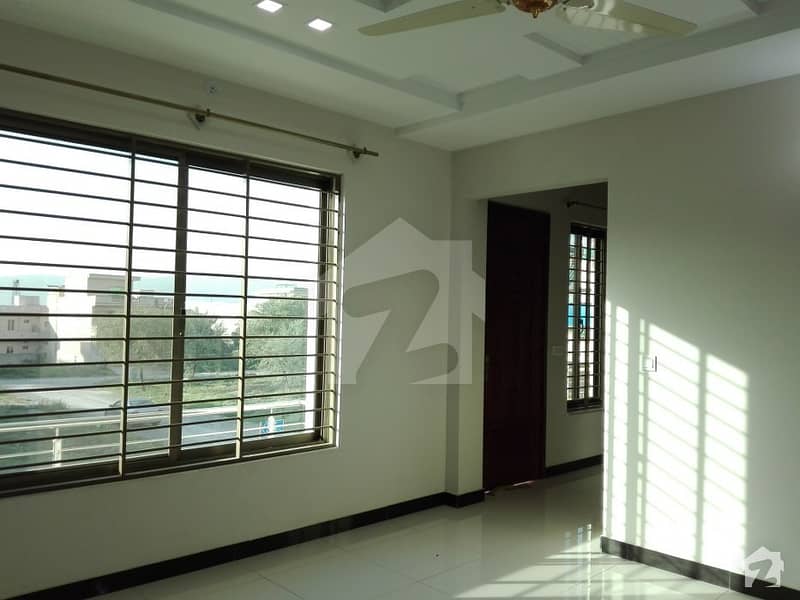 8 Marla House In Central Bahria Town For Rent
